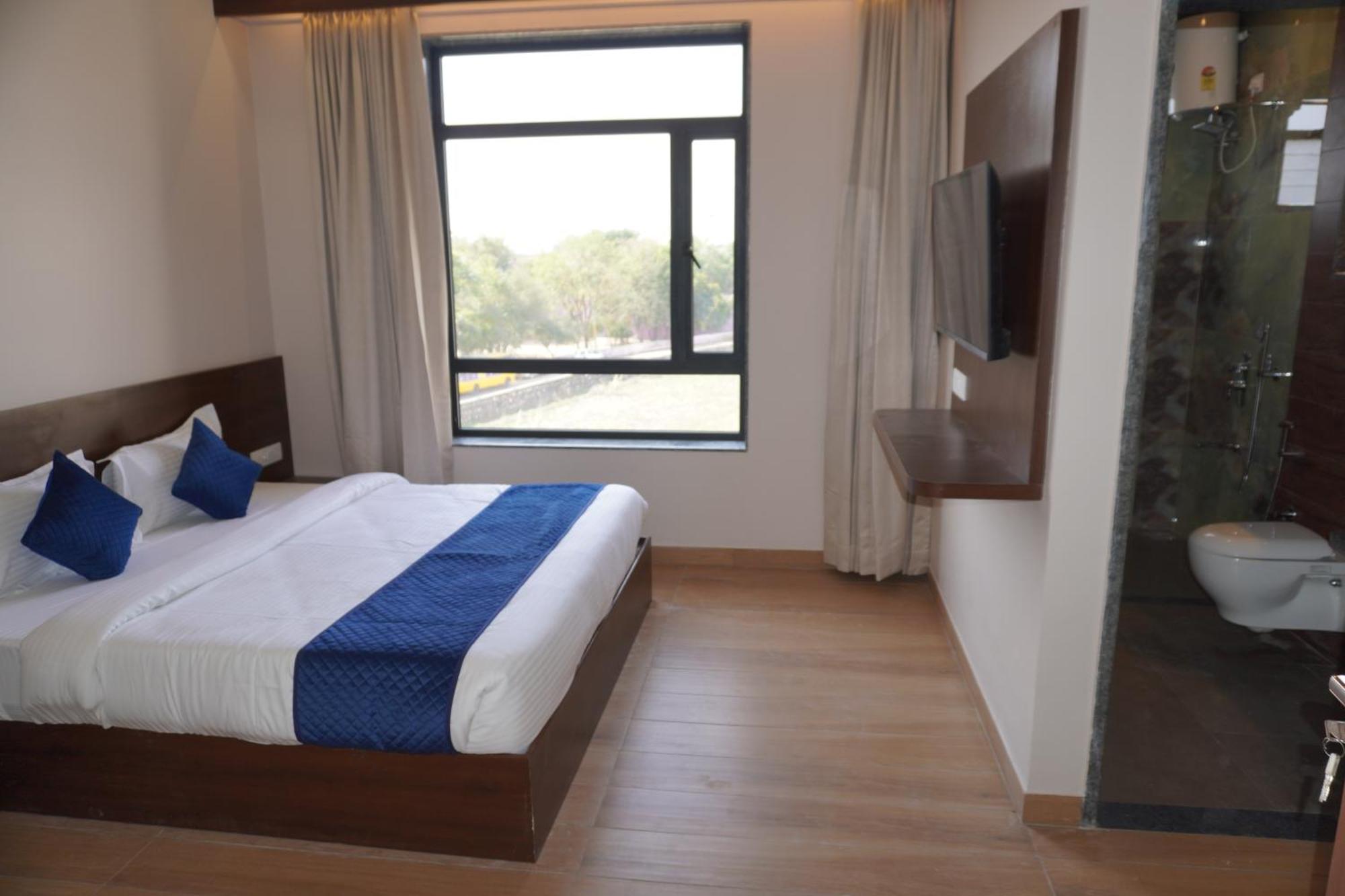 Hotel Sisodiya Palace Khātu Zewnętrze zdjęcie
