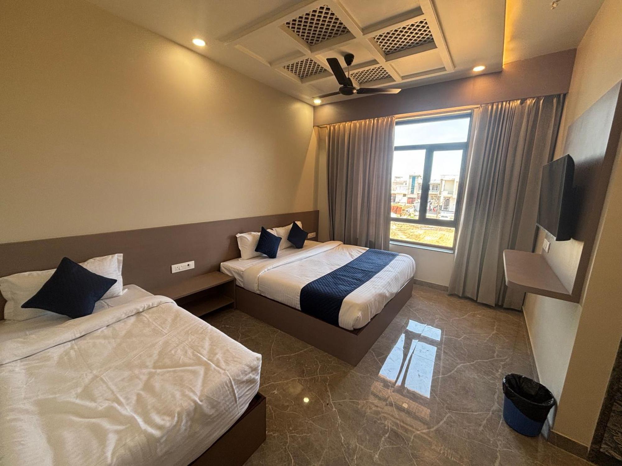 Hotel Sisodiya Palace Khātu Zewnętrze zdjęcie