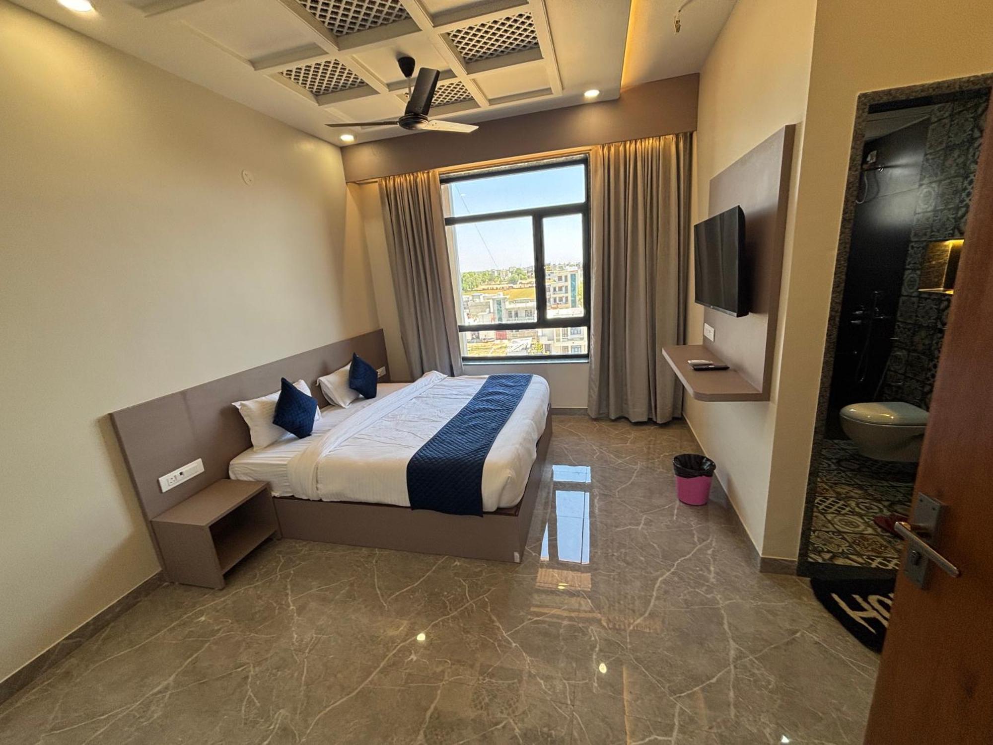 Hotel Sisodiya Palace Khātu Zewnętrze zdjęcie