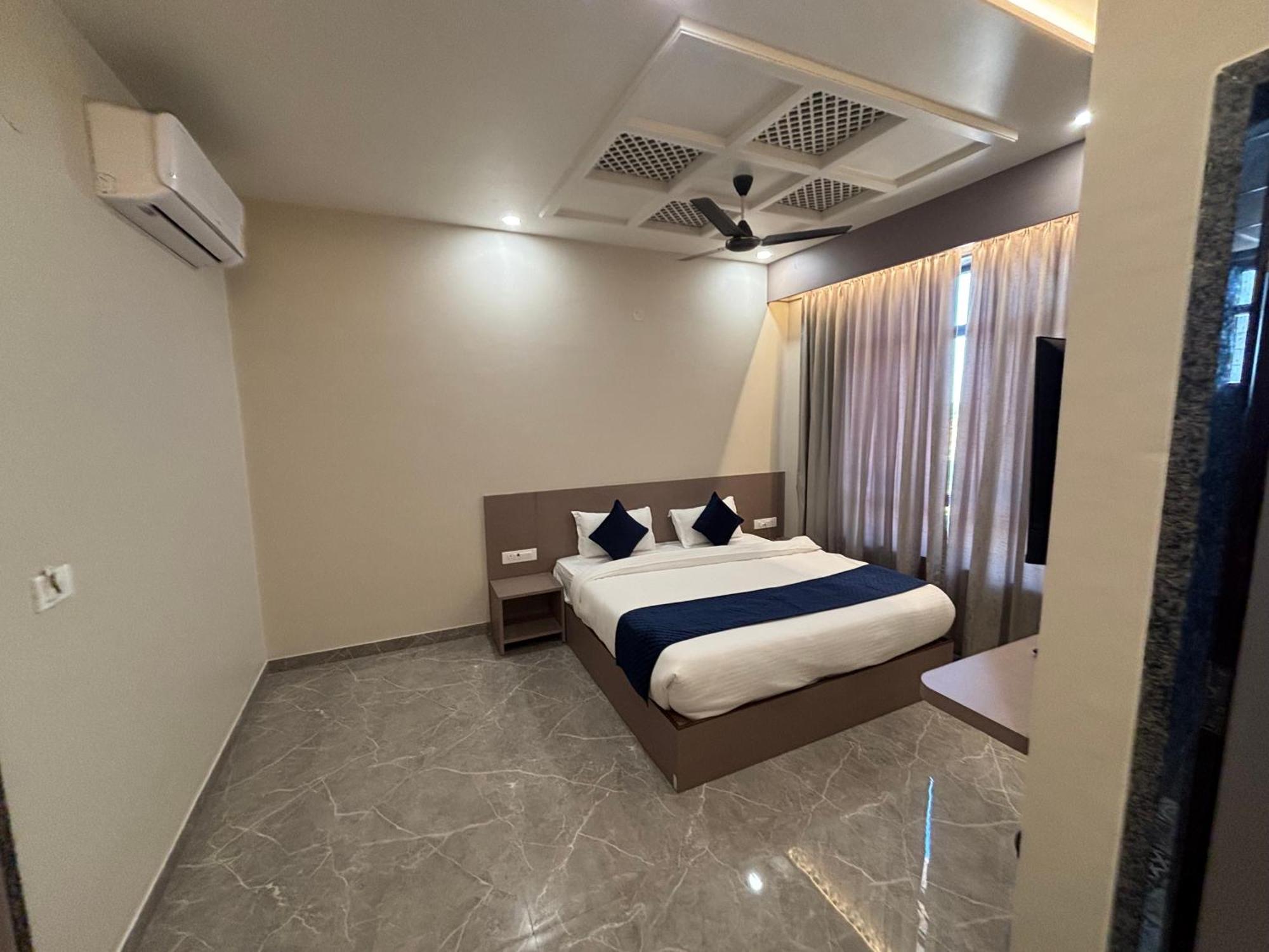 Hotel Sisodiya Palace Khātu Zewnętrze zdjęcie